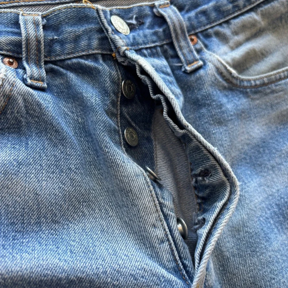 Vintage 80s Levis 501 Selvedge Denim Jean Shorts Light‎ Wash Button Fly